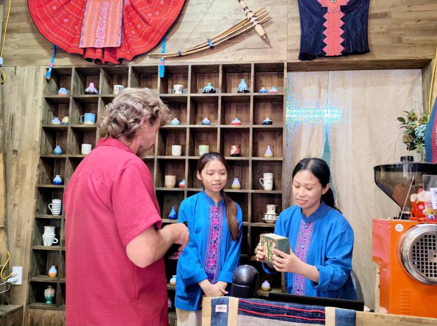 Hmong Craft & Coffee storefront at 85 Hang Bong Hanoi Old Quarter