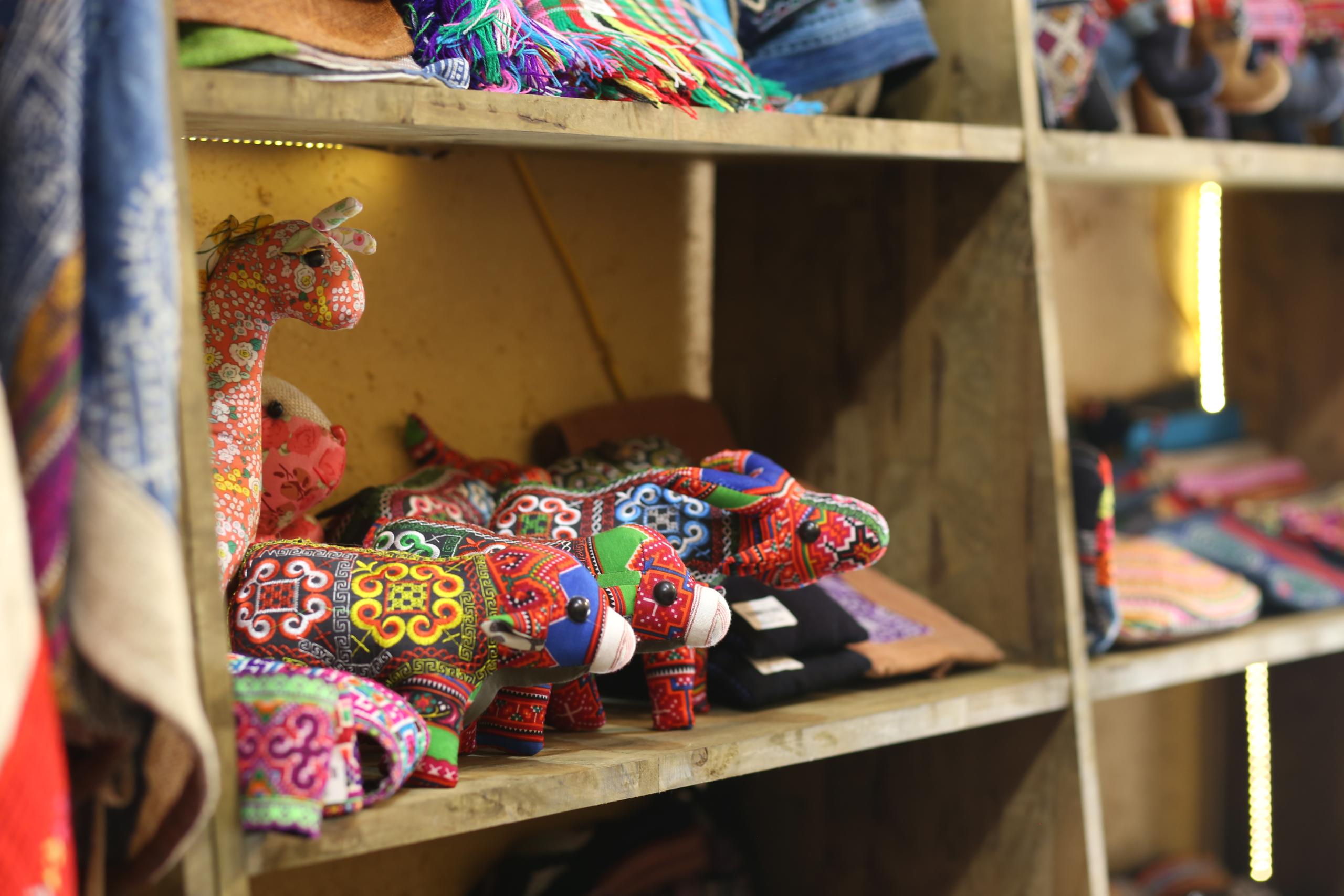 Plush Toys & Decor
